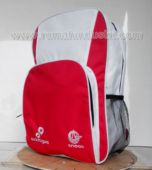 tas sekolah warna merah putih
