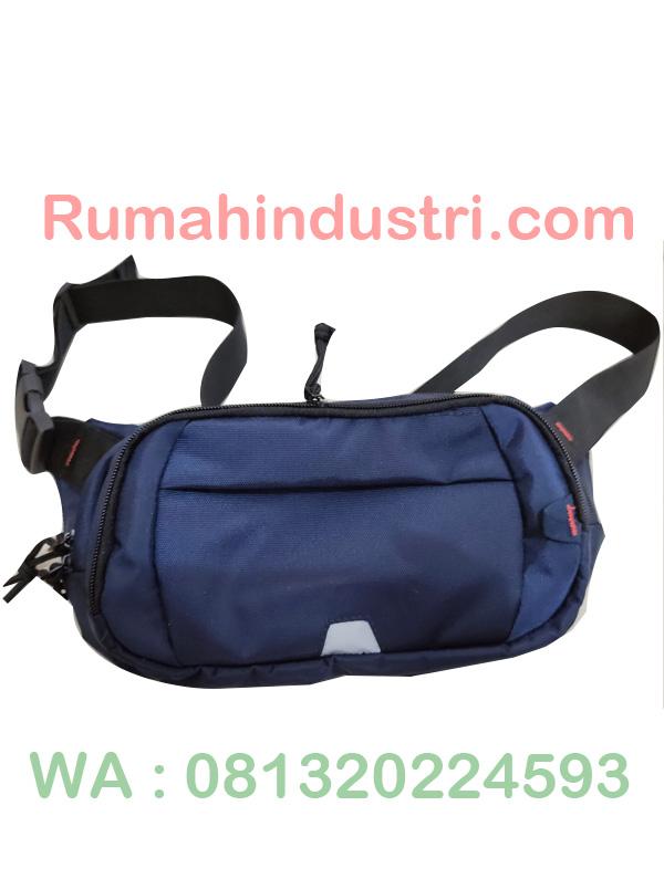 tas pinggang navy depan