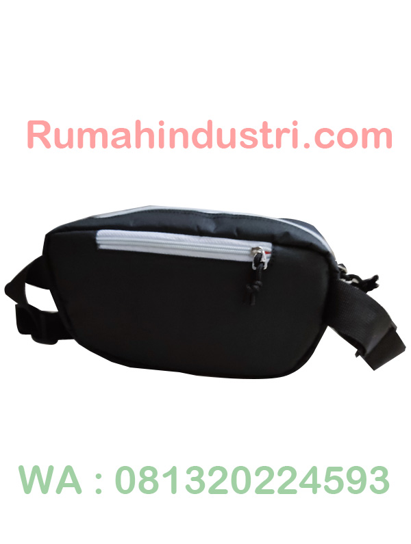 tas pinggang simple hitam belakang